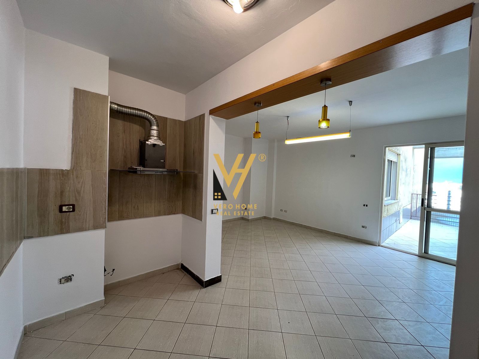 SHITET APARTAMENT 2+1RRUGA E KAVAJES 170.000 EURO