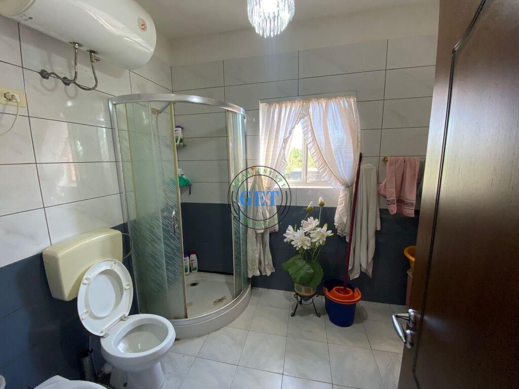 Shitet, Shtepi Private 2 Kateshe Shkozet, Durres.