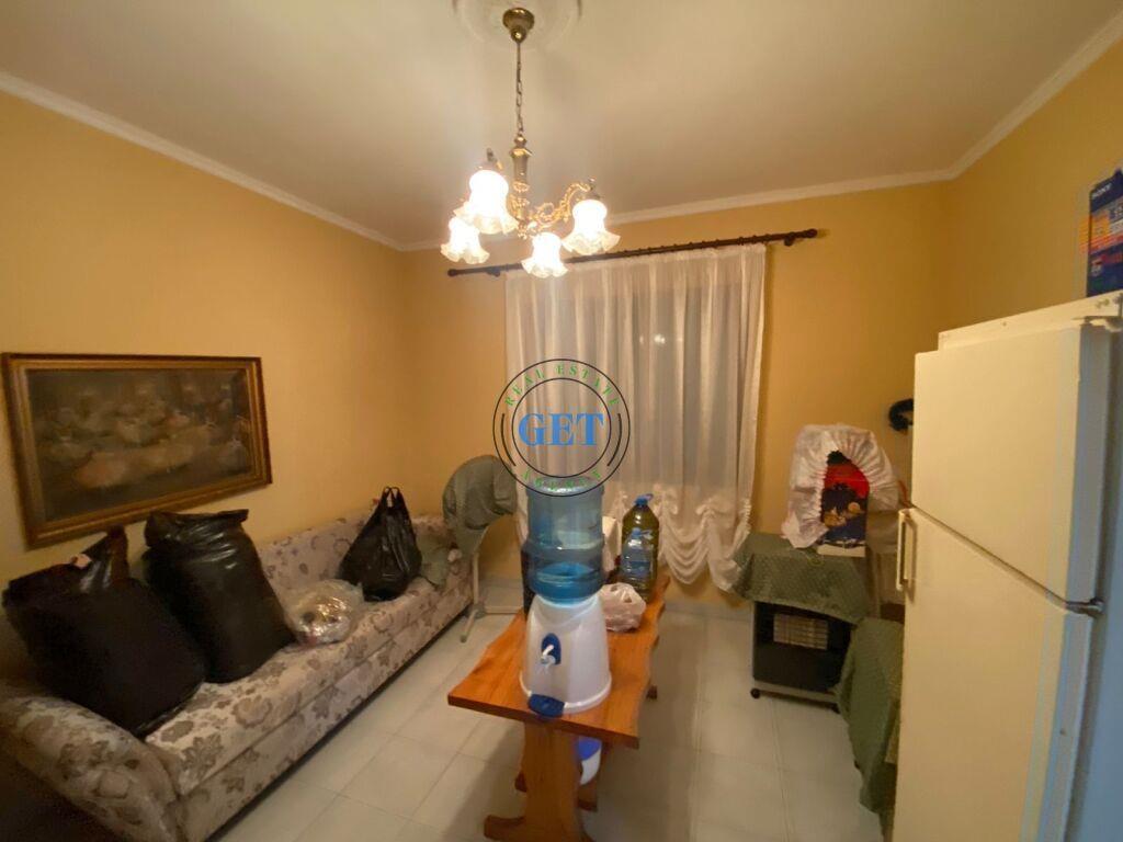 Shitet, Shtepi Private 2 Kateshe Shkozet, Durres.