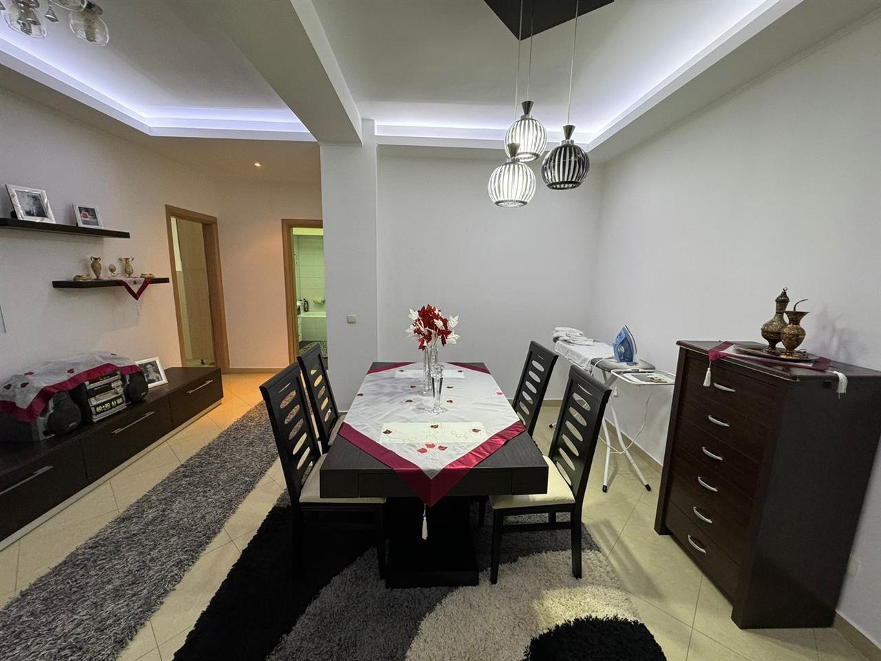 SHITET APARTAMENT 2+1 NE PLAZH, ME MUNDESI NDARJE, DURRES !