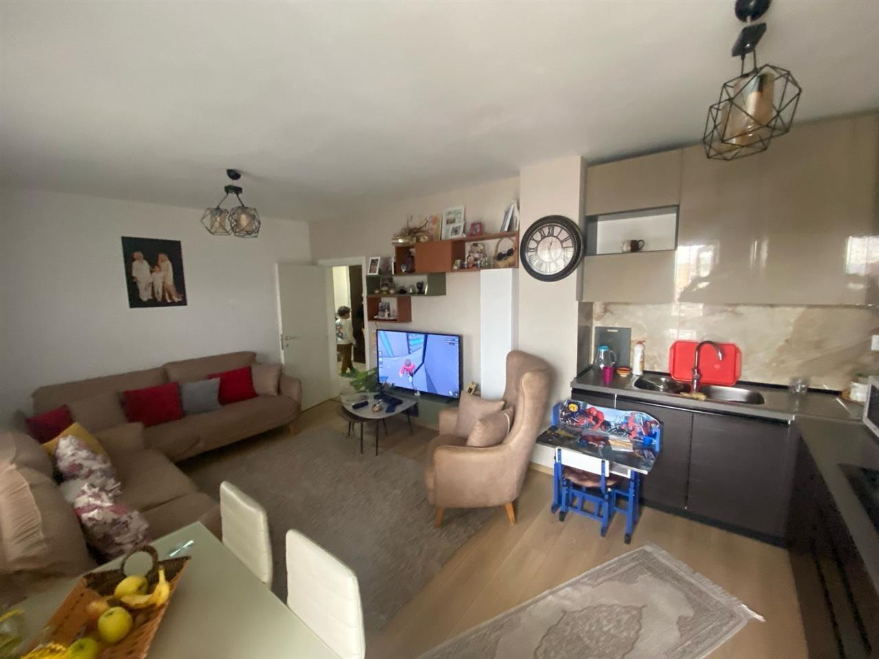 SHITET APARTAMENT 1+1 TEK SHKOLLA EFTALI KOCI !