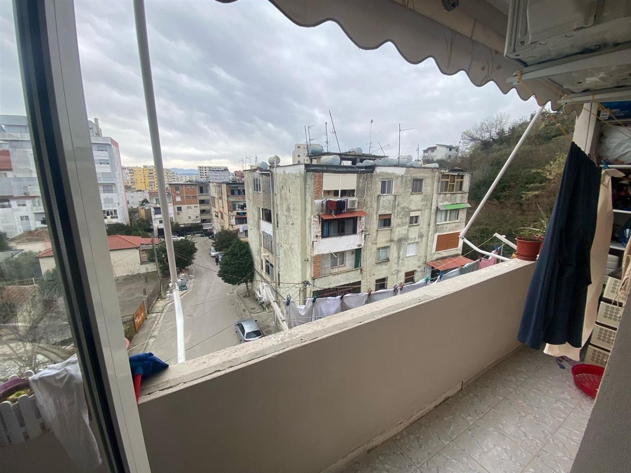 SHITET APARTAMENT 1+1 TEK SHKOLLA EFTALI KOCI !