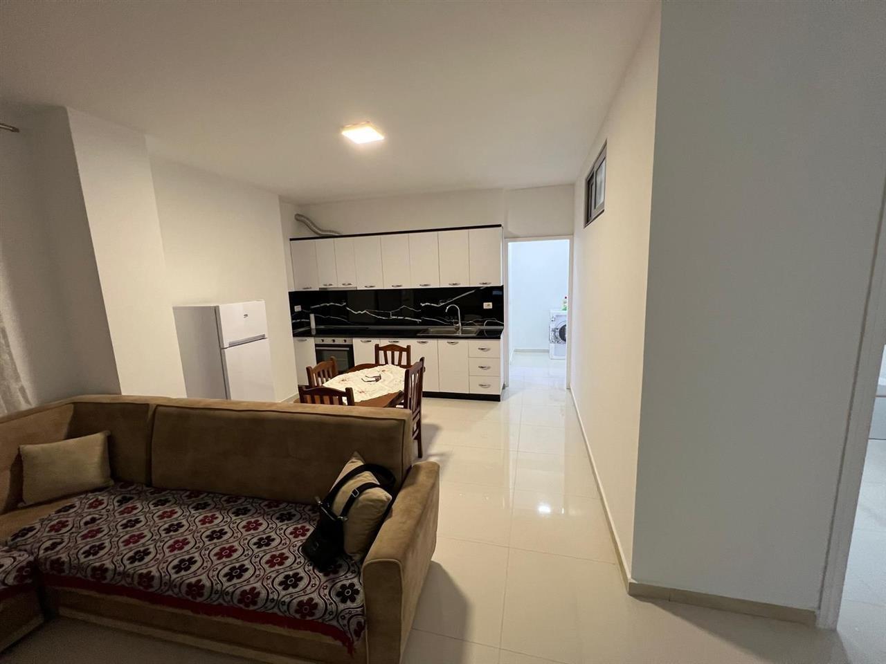 Qera, Apartament 2+1, Fresku, Tiranë