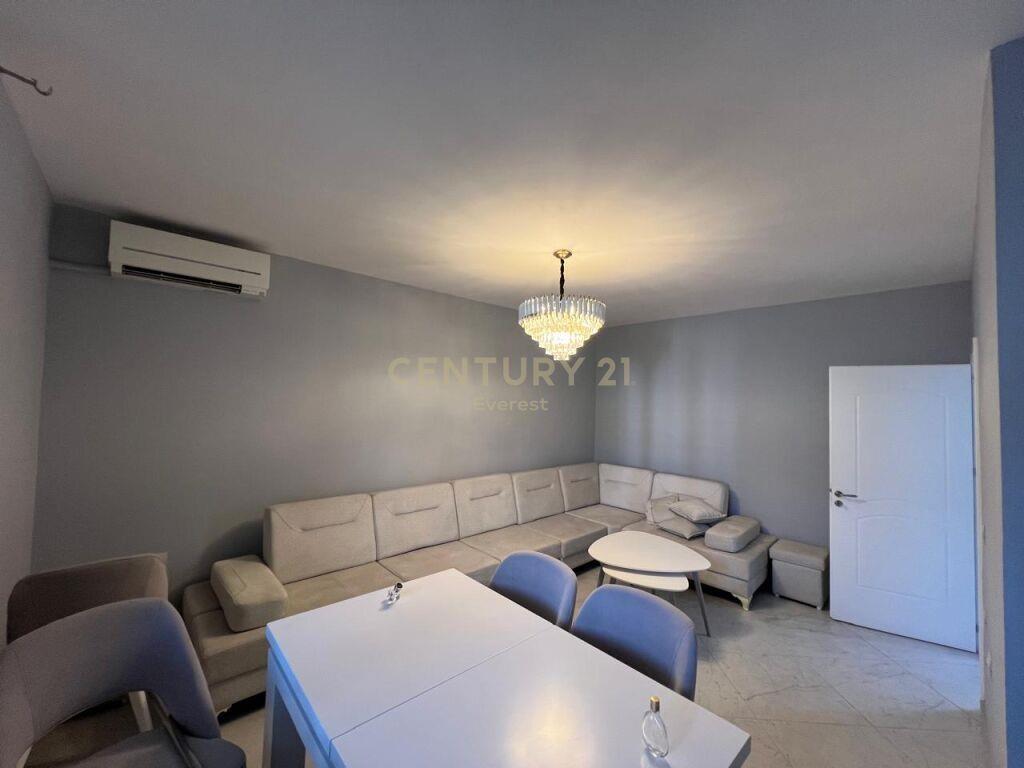 Qira | Apartament 2+1 | Don Bosco 500 € | 90 m2