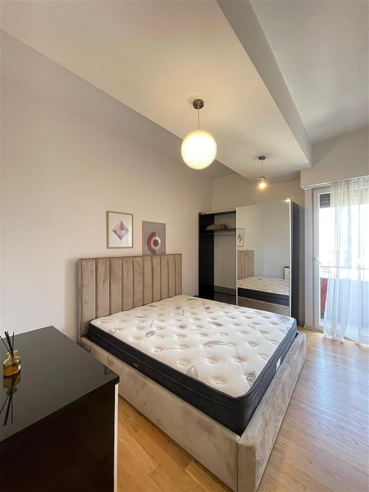 Apartament 2+1+2, për qera, tek Liqeni Artificial i Tiranës,