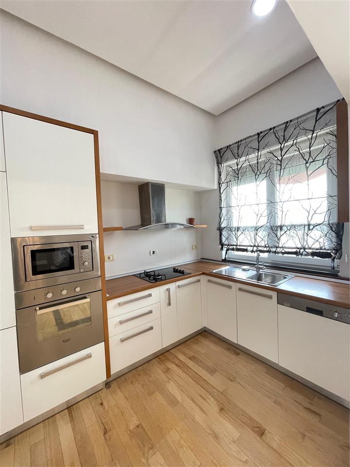 Apartament 2+1+2, për qera, tek Liqeni Artificial i Tiranës,