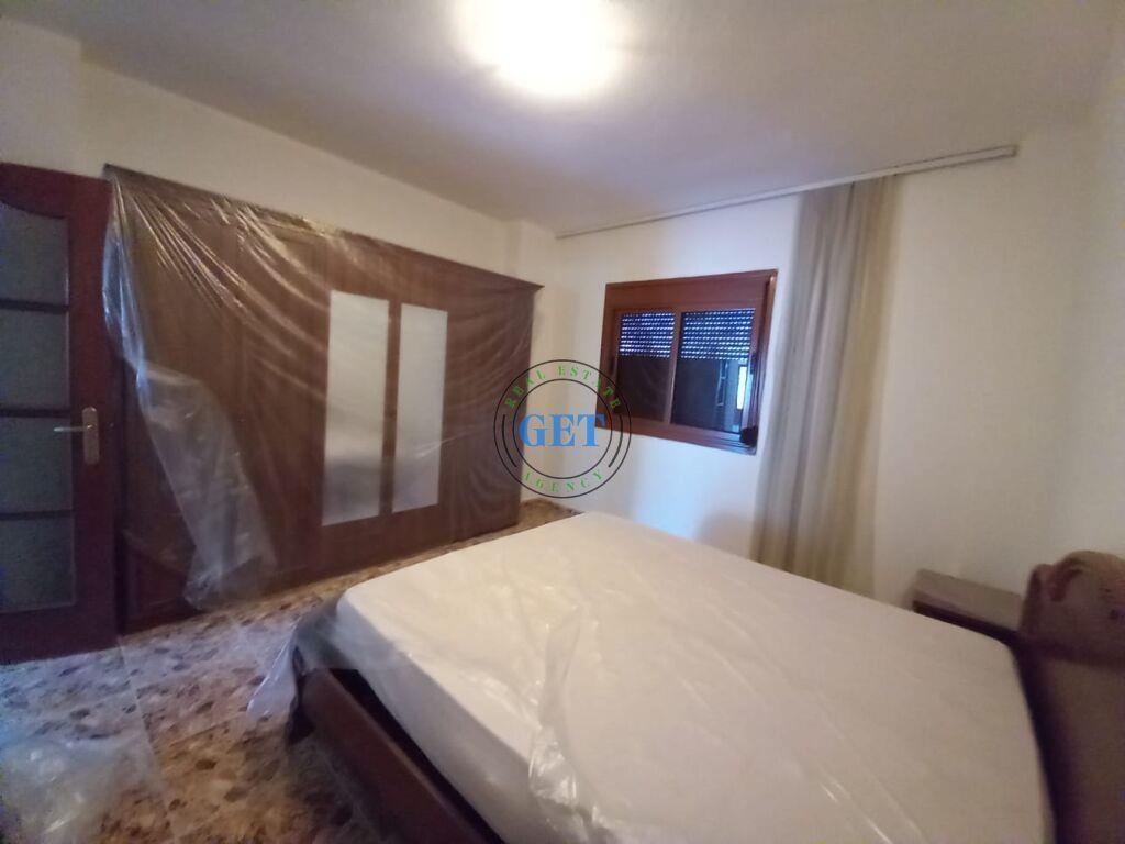Qira ,Apartament 3+1+2 Ballkone + Garazhd, Tregu fshatar, Du
