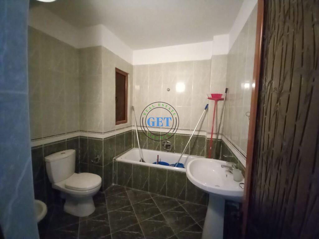 Qira ,Apartament 3+1+2 Ballkone + Garazhd, Tregu fshatar, Du