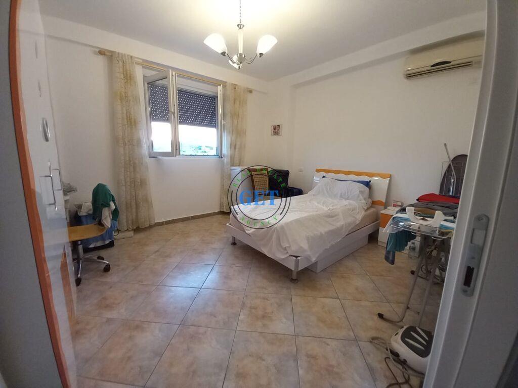 Qira ,Apartament 2+1+2 Tualete Ish Urt, Durres