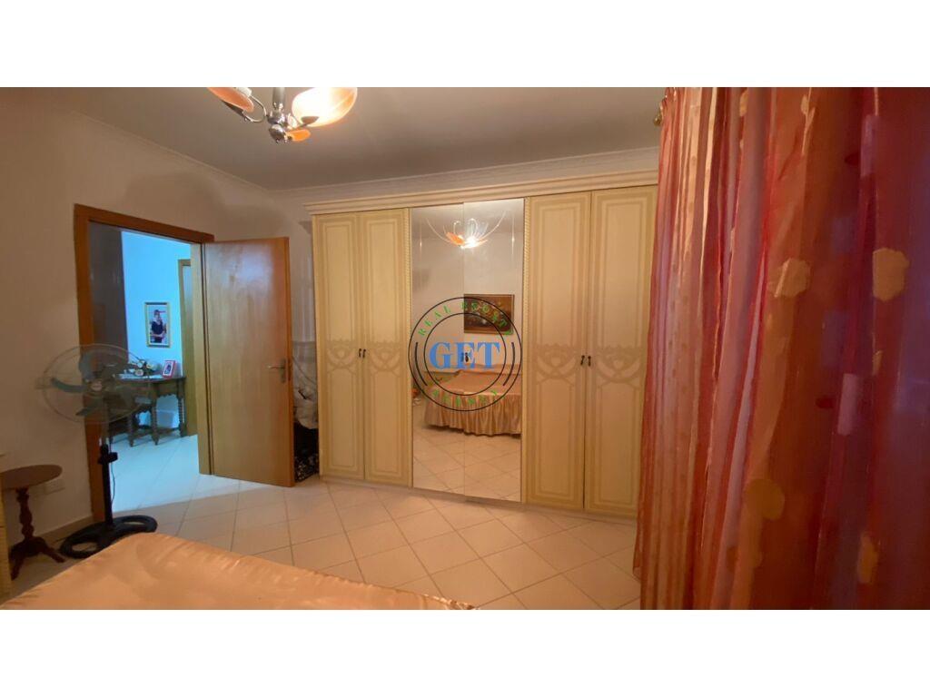 Shitet, Apartament 2+1,Tek Kazazi, Durres.