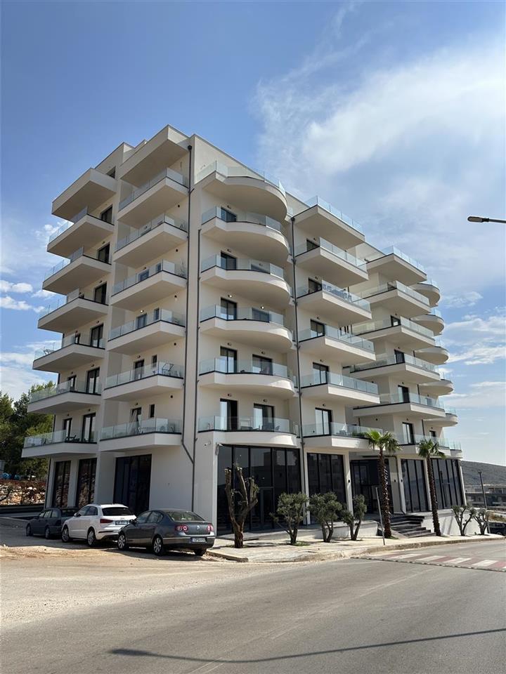 Apartament 1+1 80 m2 / Ndertim i Ri Rruga e re AN