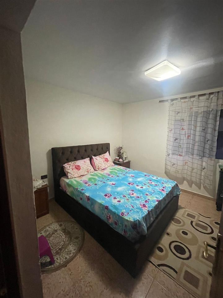 SHES APARTAMENT 1+1 NE SHKOZE I MOBILUAR