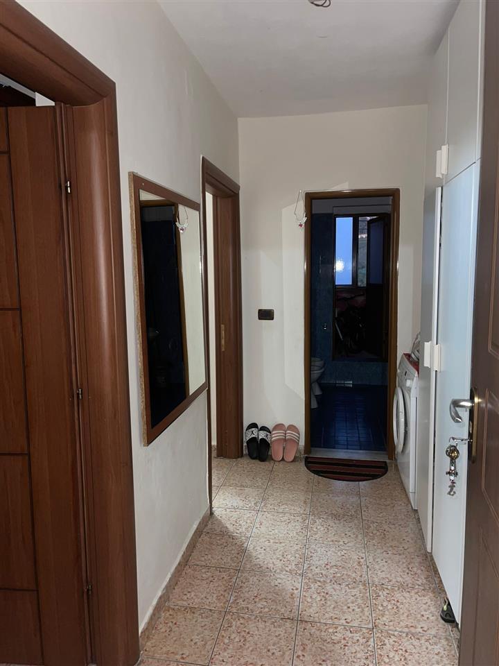 SHES APARTAMENT 1+1 NE SHKOZE I MOBILUAR