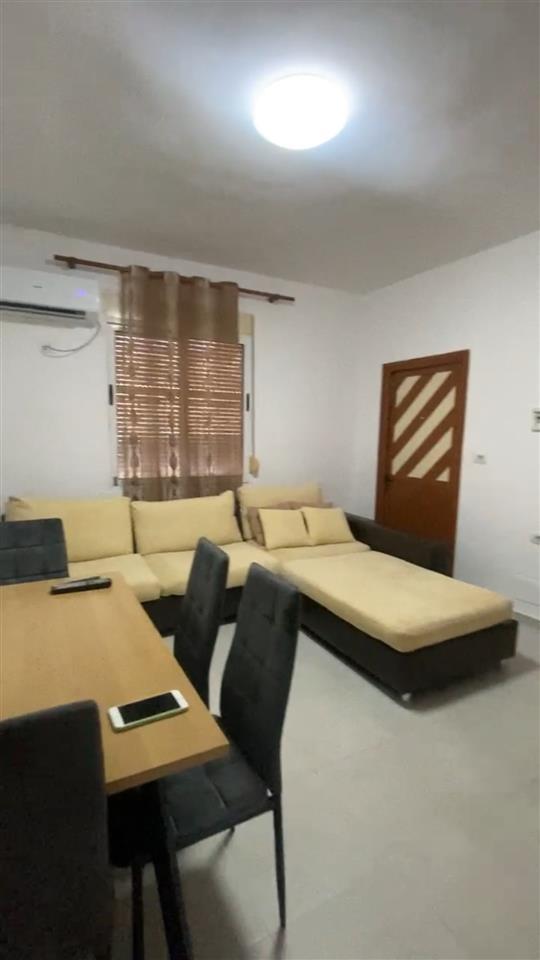 Shtepi private e mobiluar 1+1 Vlore