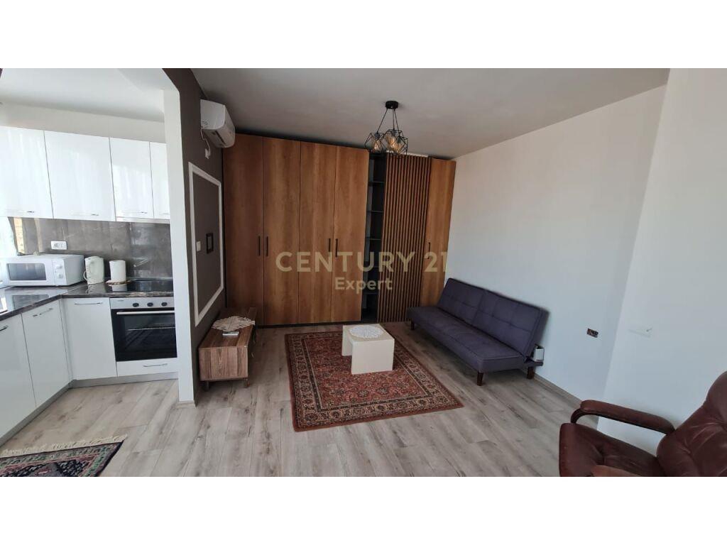 Qira | Studio | Rruga e Kavajes 400 € | 40 m2