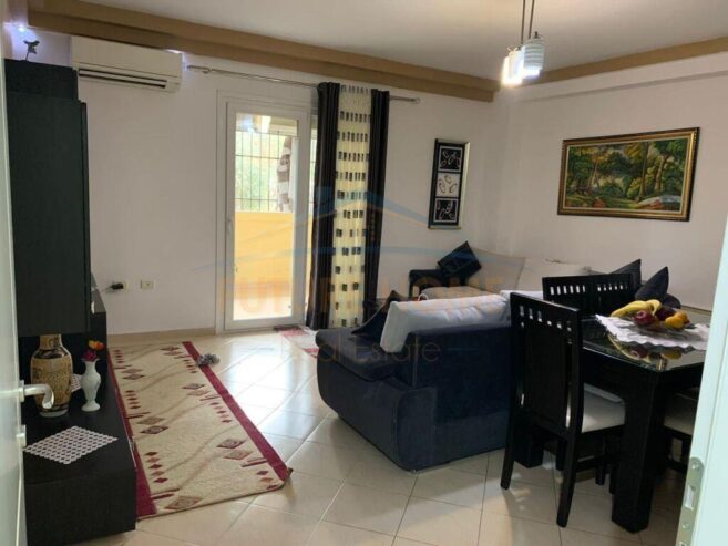 Shitet, Apartament 2+1+2+Garazhd i perfshire ne cmim,Ali Dem