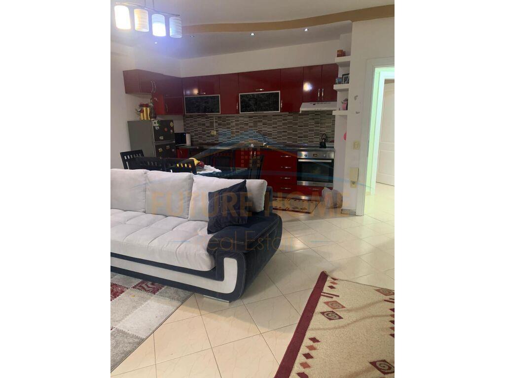 Shitet, Apartament 2+1+2+Garazhd i perfshire ne cmim,Ali Dem