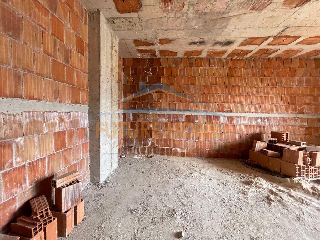 Shitet, Apartament 1+1, Vasil Shanto, Tiranë.