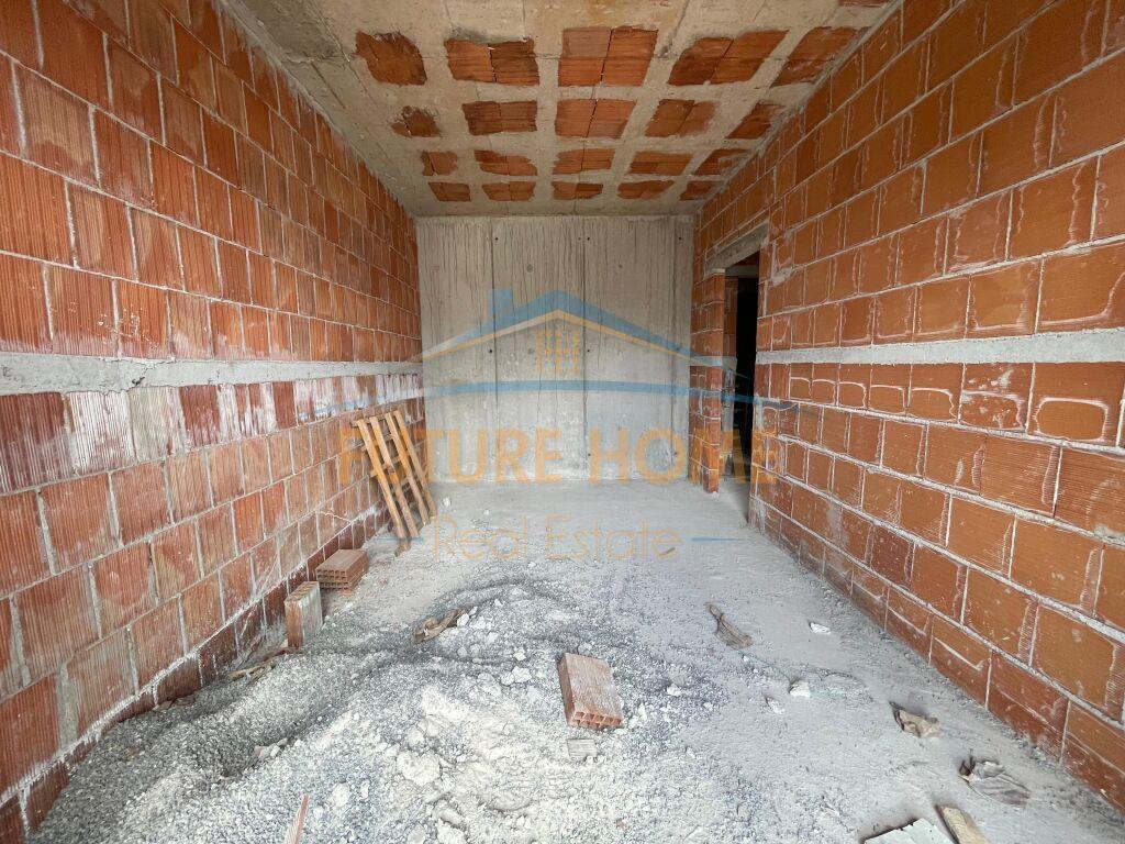 Shitet, Apartament 1+1, Vasil Shanto, Tiranë.