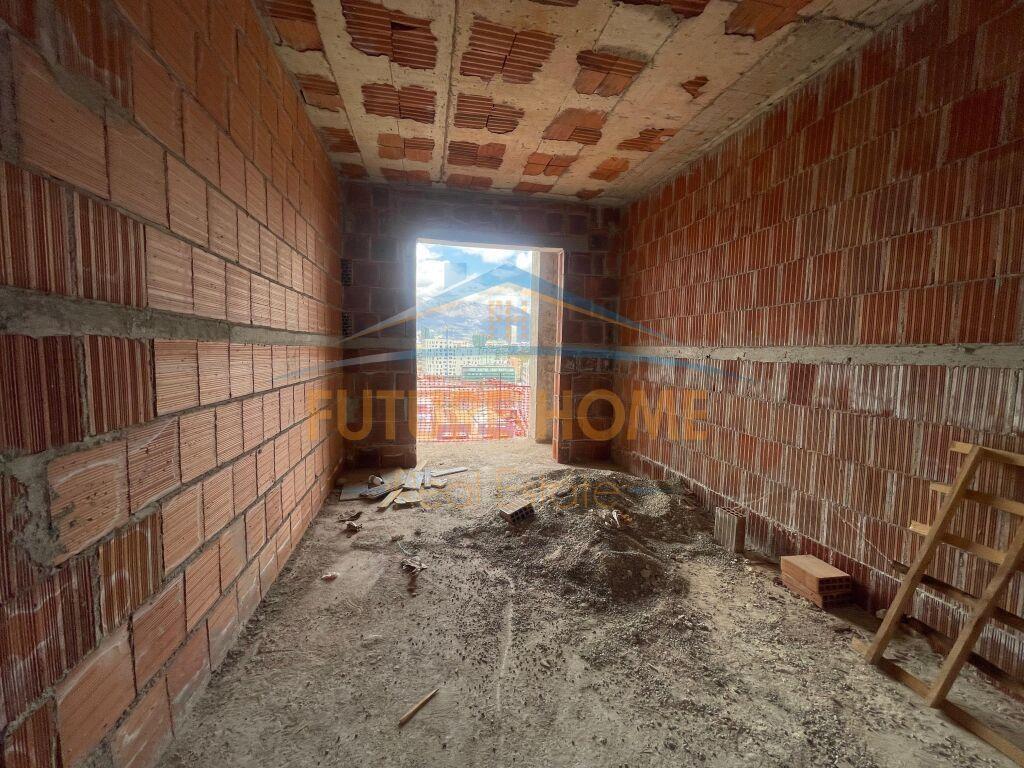 Shitet, Apartament 1+1, Vasil Shanto, Tiranë.