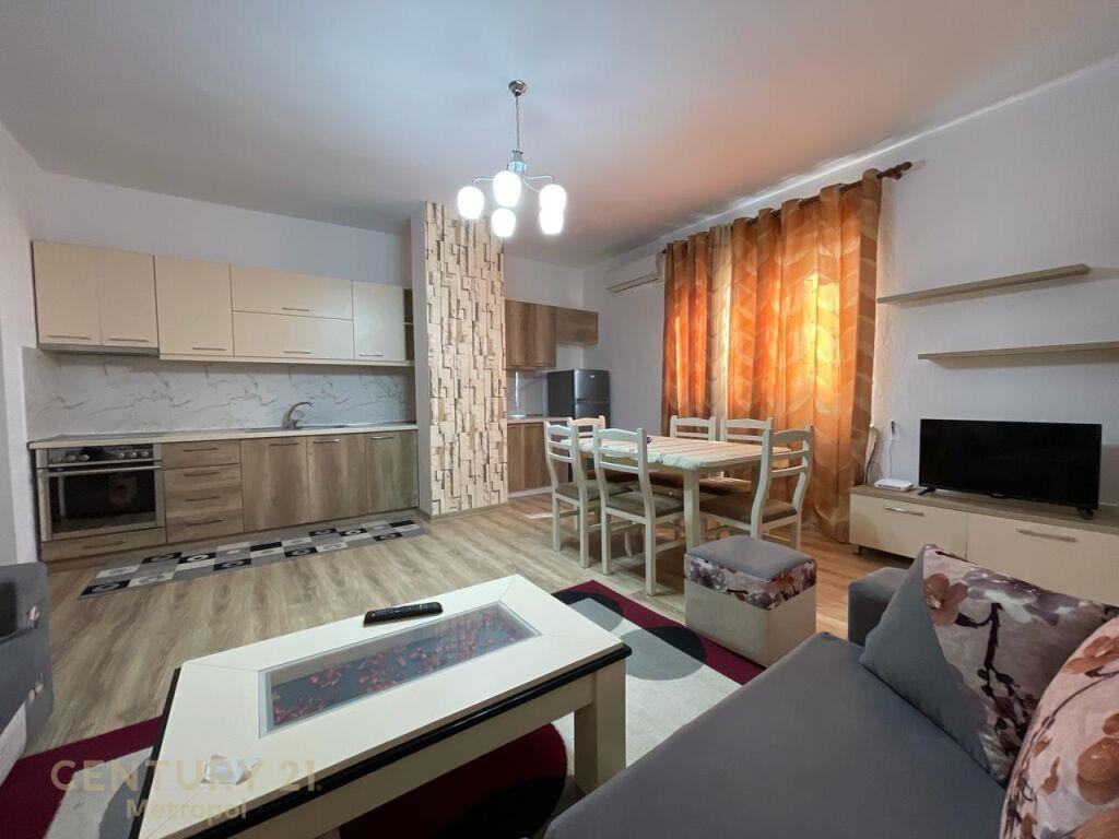 Qira | Apartament 2+1+2 | Zogu i Zi 700 € | 115 m2