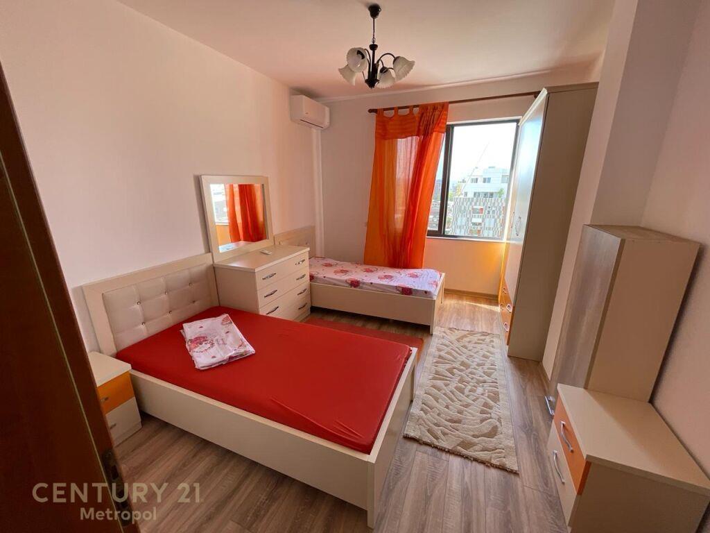 Qira | Apartament 2+1+2 | Zogu i Zi 700 € | 115 m2