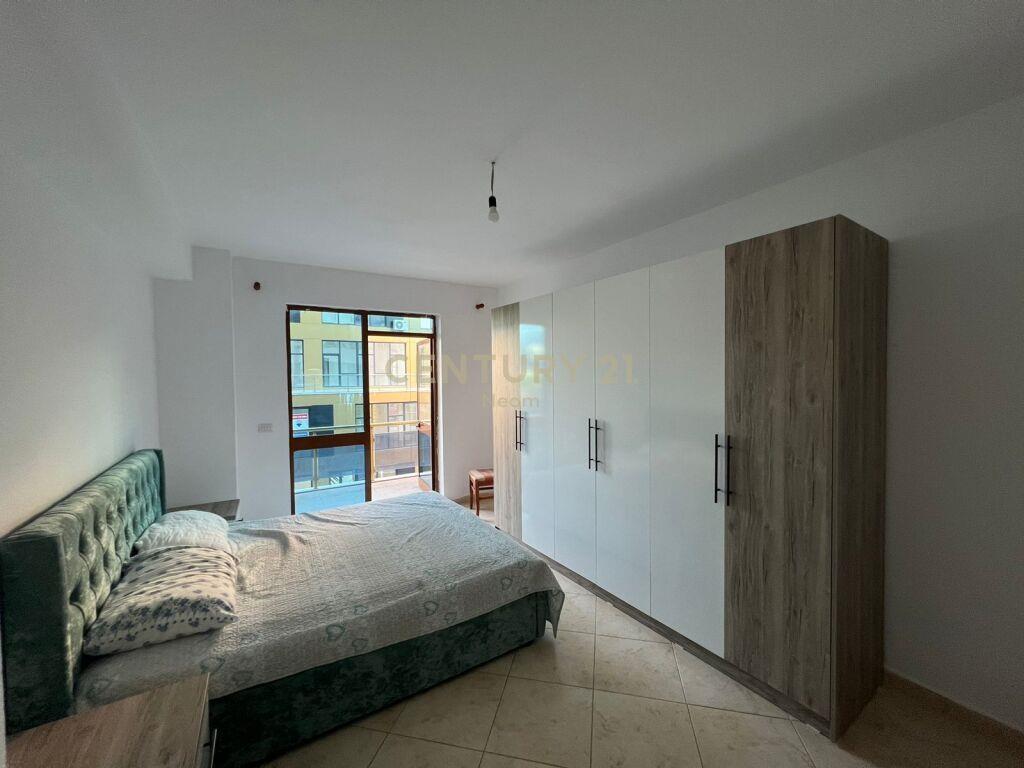 Qira | Apartament 2+1 | Stacioni i Trenit 650 € | 90 m2