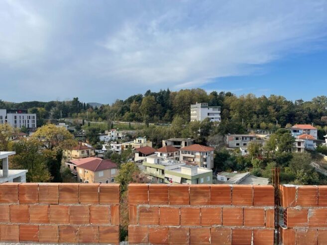 Shitet / nderrohet Apartament 2+1 ne Kompleksin Xibrak