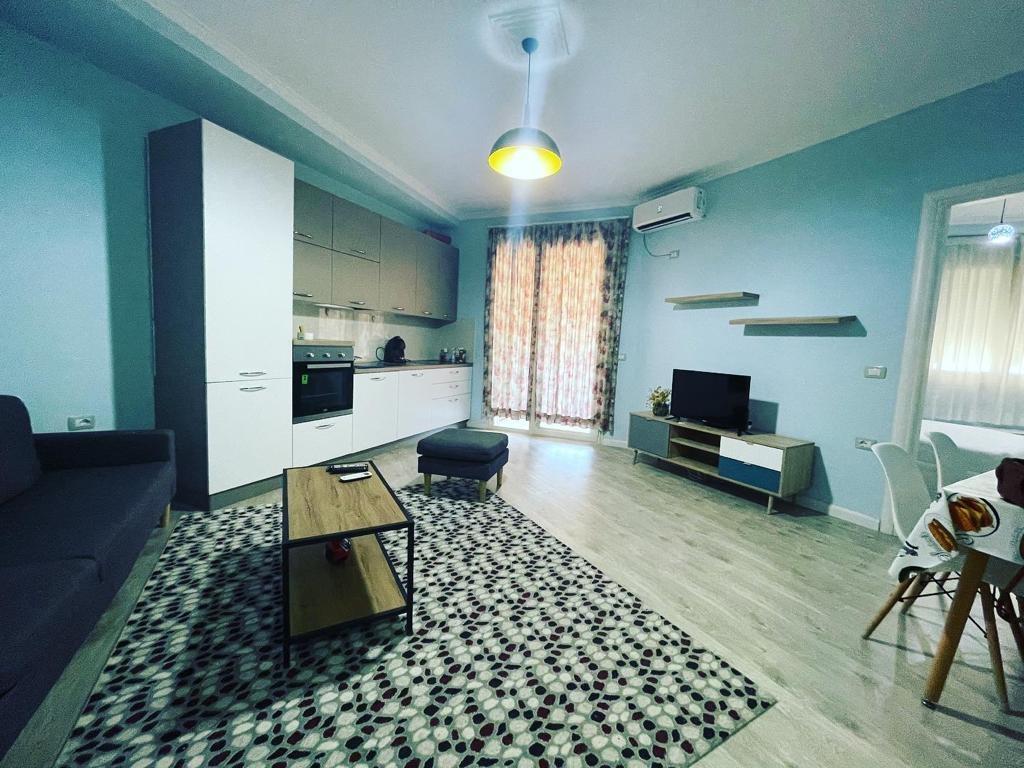 Jepet me qera ditore gazoniere në lungomare