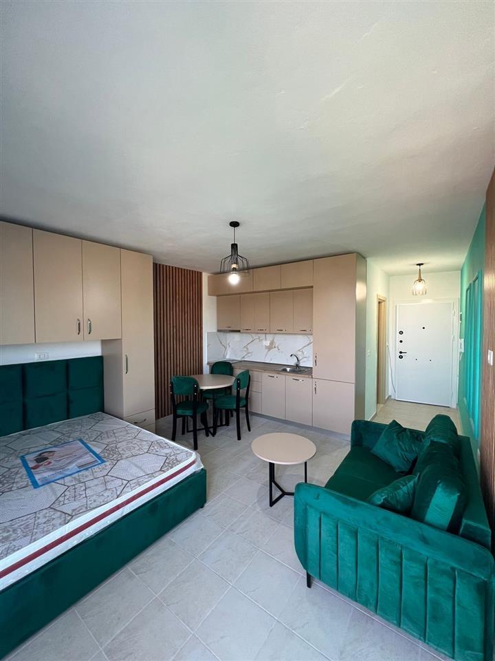 Shitet gazonjere pamje deti te shkembi Kavajes