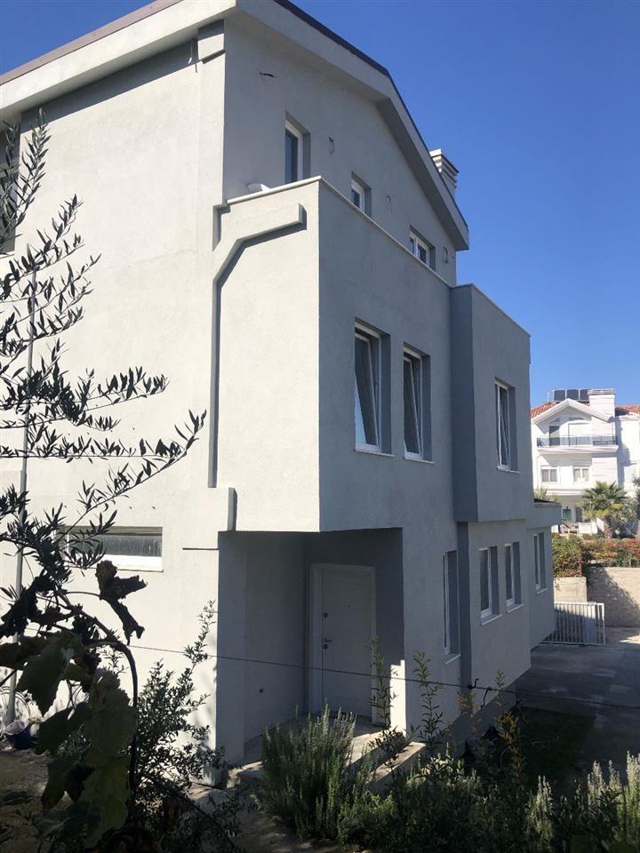 VILË 3-KATËSHE ME QERA, AKACIA HILLS 2