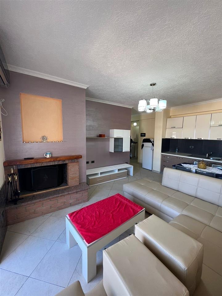 Shitet apartament 2+1 te shkembi Kavajes