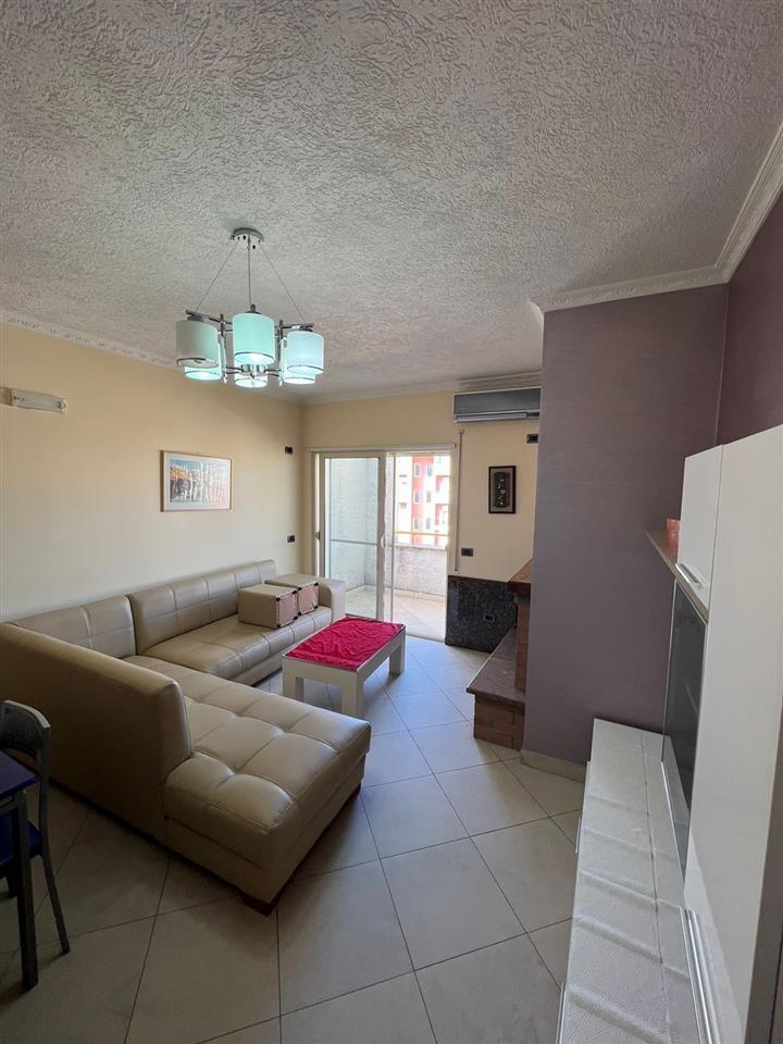 Shitet apartament 2+1 te shkembi Kavajes