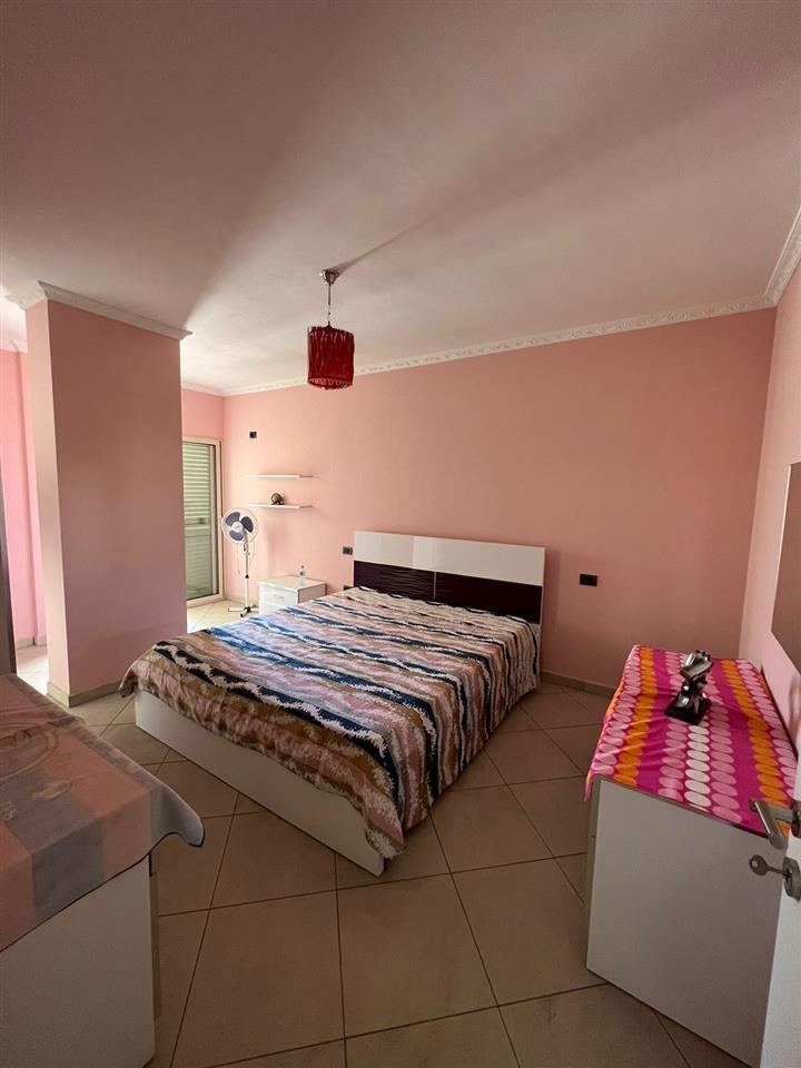 Shitet apartament 2+1 te shkembi Kavajes