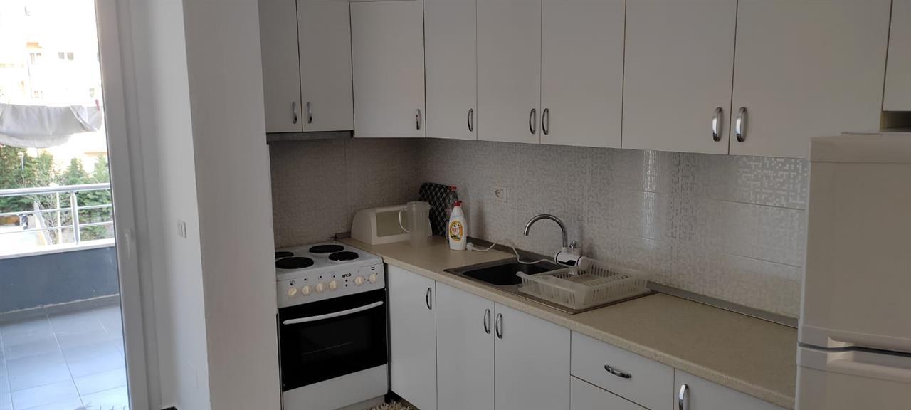 Jepet apartament me qera Rr.Peti