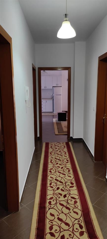 Jepet apartament me qera Rr.Peti