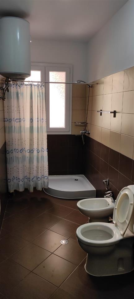 Jepet apartament me qera Rr.Peti