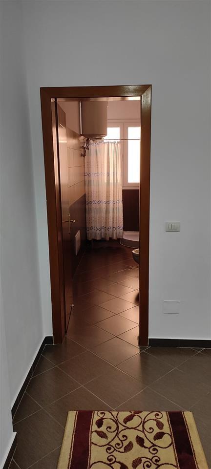 Jepet apartament me qera Rr.Peti