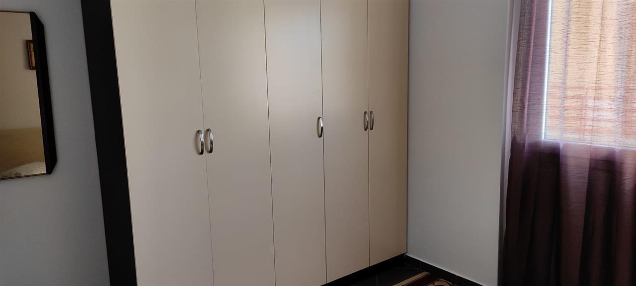 Jepet apartament me qera Rr.Peti