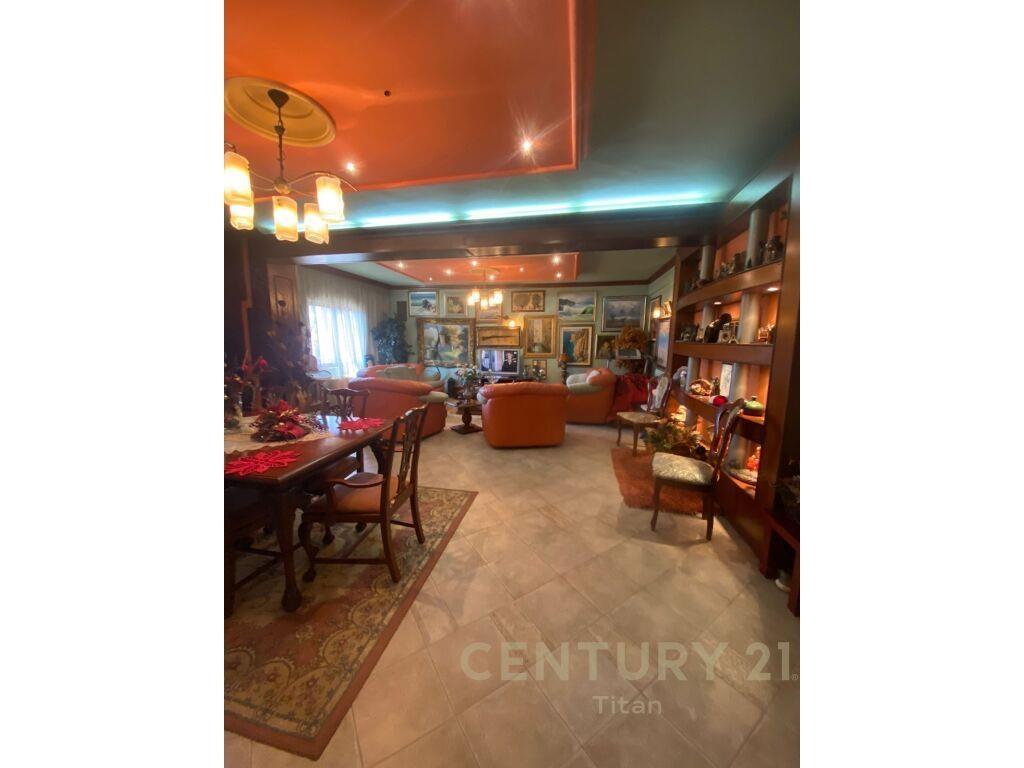 Shitet | Apartament 2+1+2+Post Parkimi | Rruga e Kavajes