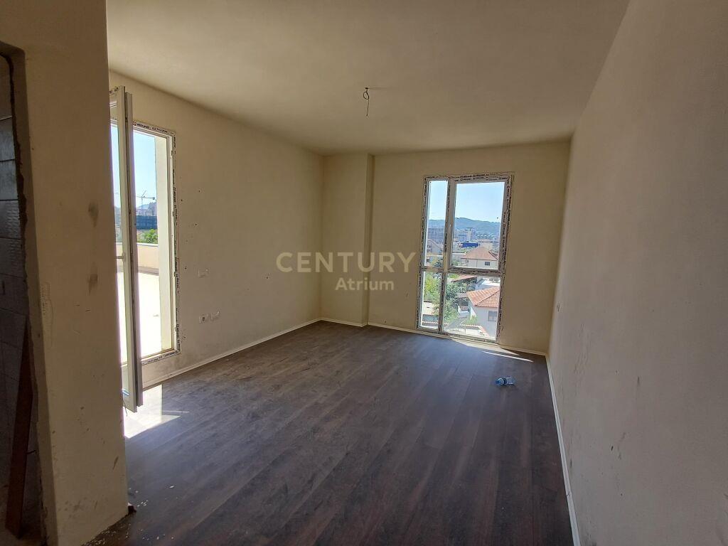 SHESIM APARTAMENT 2+1+2 + POST PARKIMI TEK ISH FUSHA AVIACIO