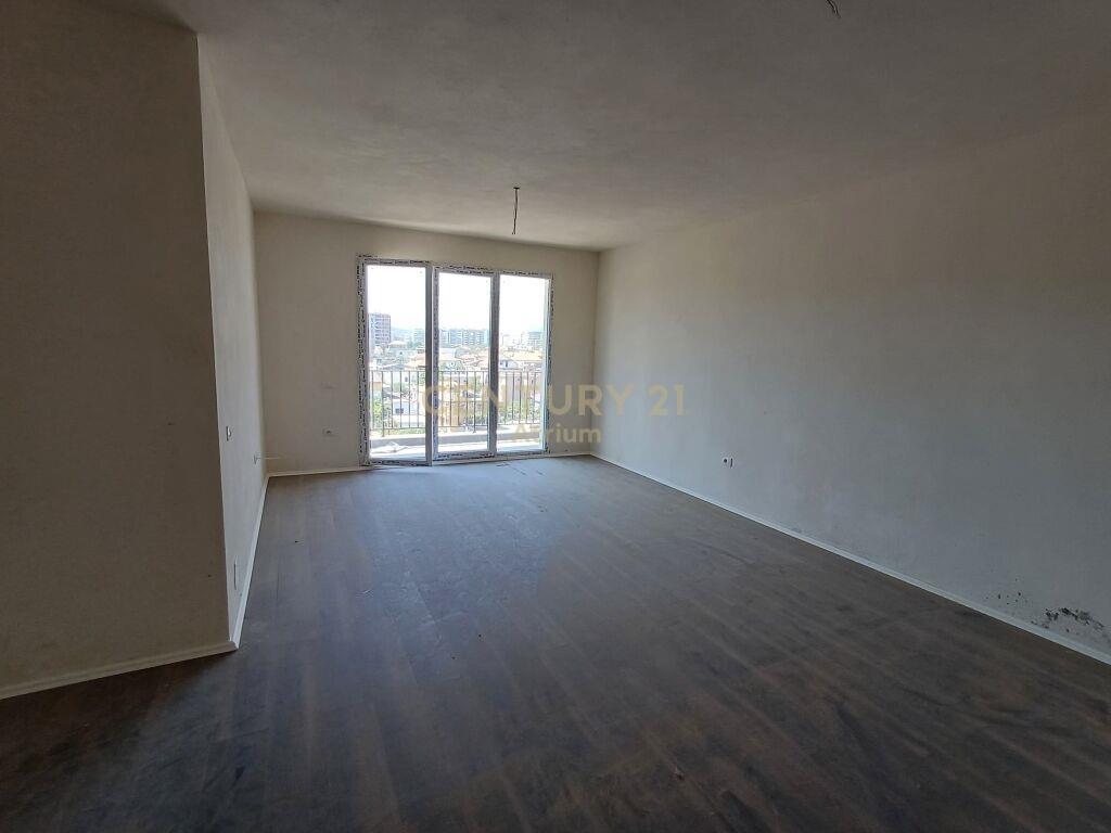 SHESIM APARTAMENT 2+1+2 + POST PARKIMI TEK ISH FUSHA AVIACIO