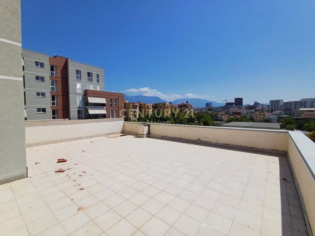 Shitet | Apartament 2+1+2 | Fusha e Aviacionit 250 000 €
