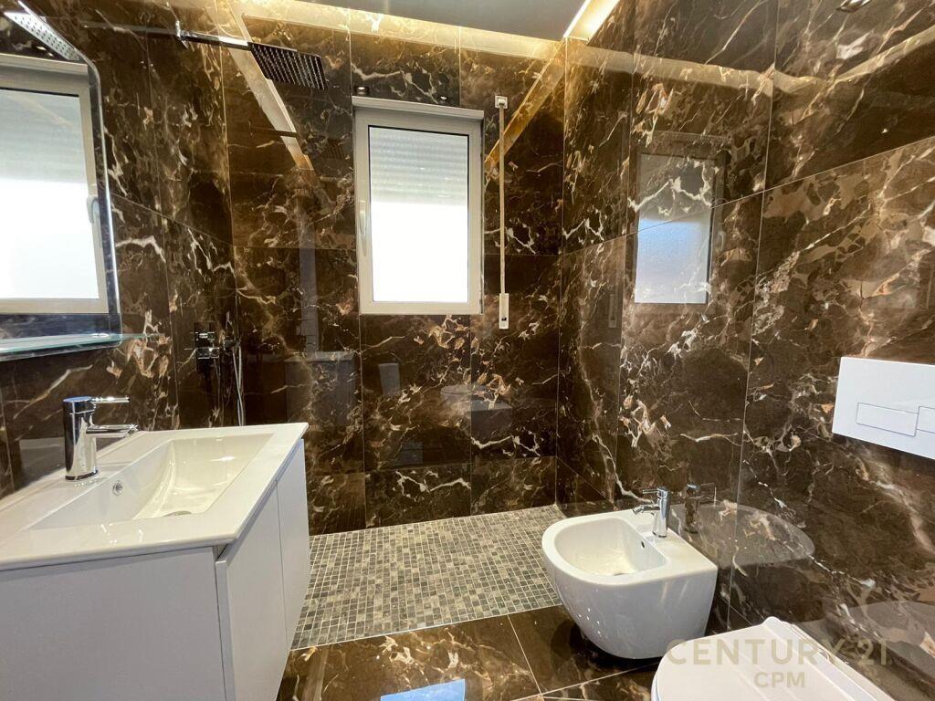 Shitet | Apartament 2+1 | Kopshti Botanik 210 000 € | 121 m2