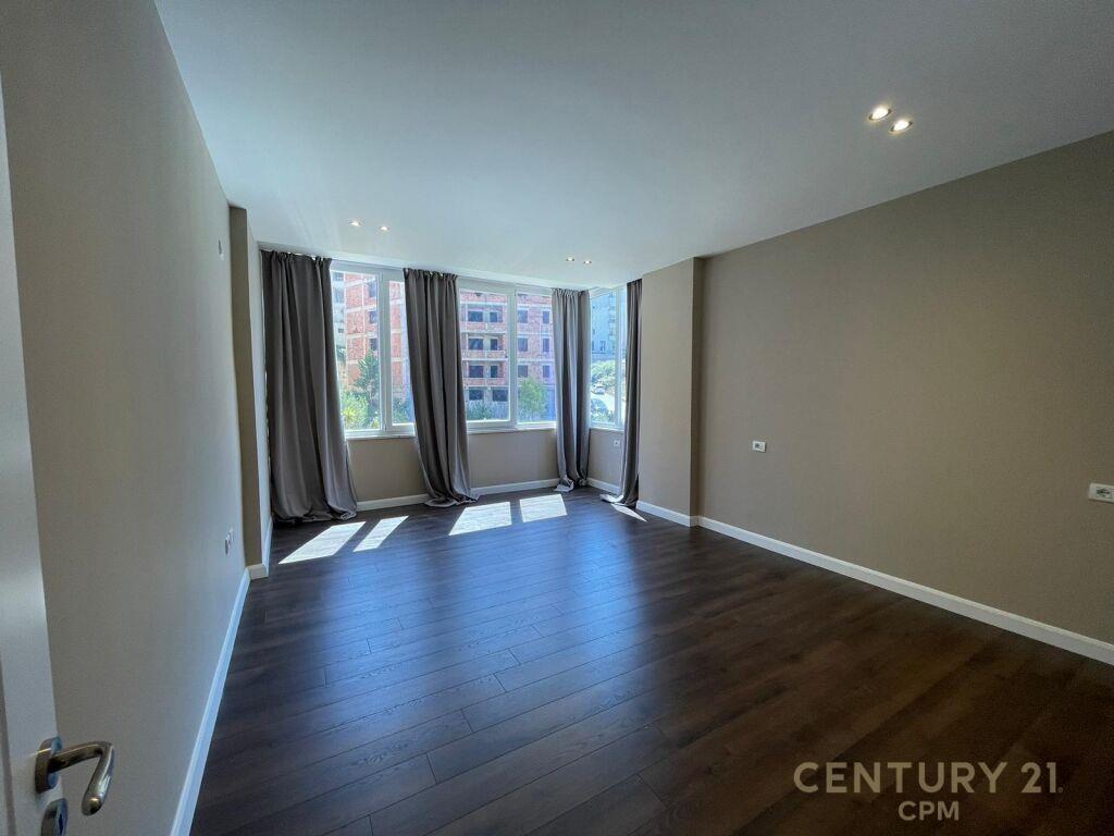 Shitet | Apartament 2+1 | Kopshti Botanik 210 000 € | 121 m2