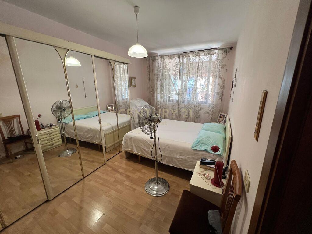 Shitet | Apartament 1+1 | Rruga e Elbasanit 165000€ | 72 m2