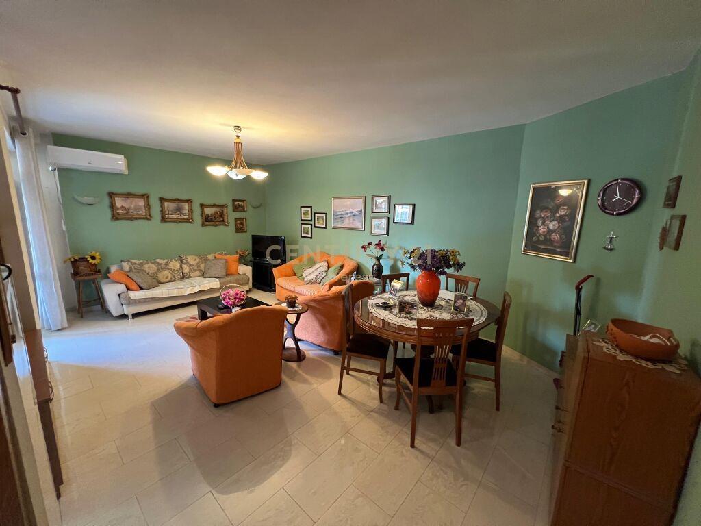 Shitet | Apartament 1+1 | Rruga e Elbasanit 165000€ | 72 m2