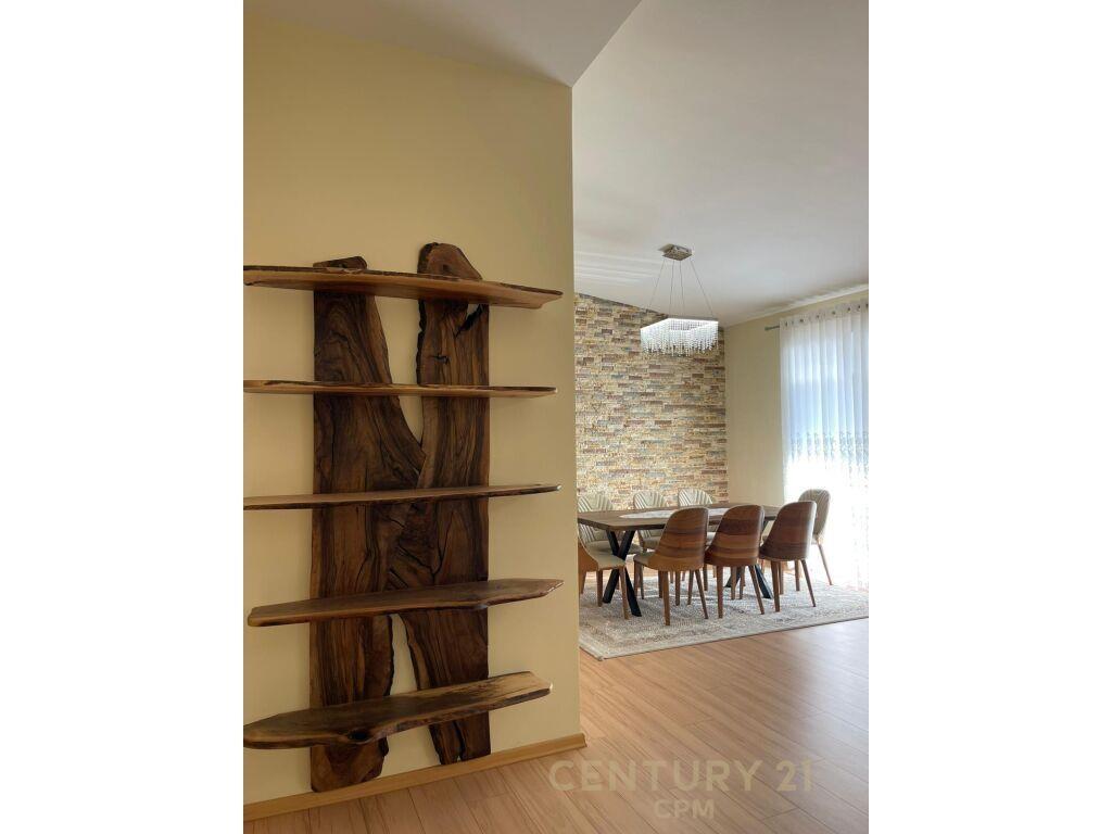 APARTAMENT 3+1+2 POSTE PARKIMI TEK LIQENI THATE !