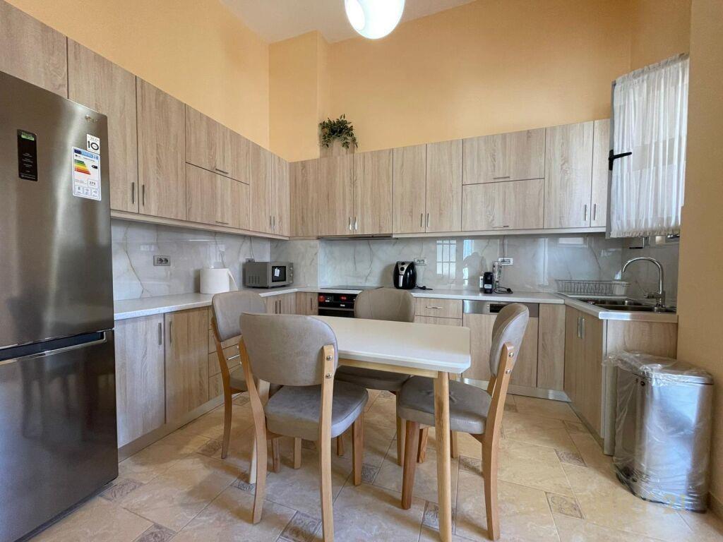 APARTAMENT 3+1+2 POSTE PARKIMI TEK LIQENI THATE !