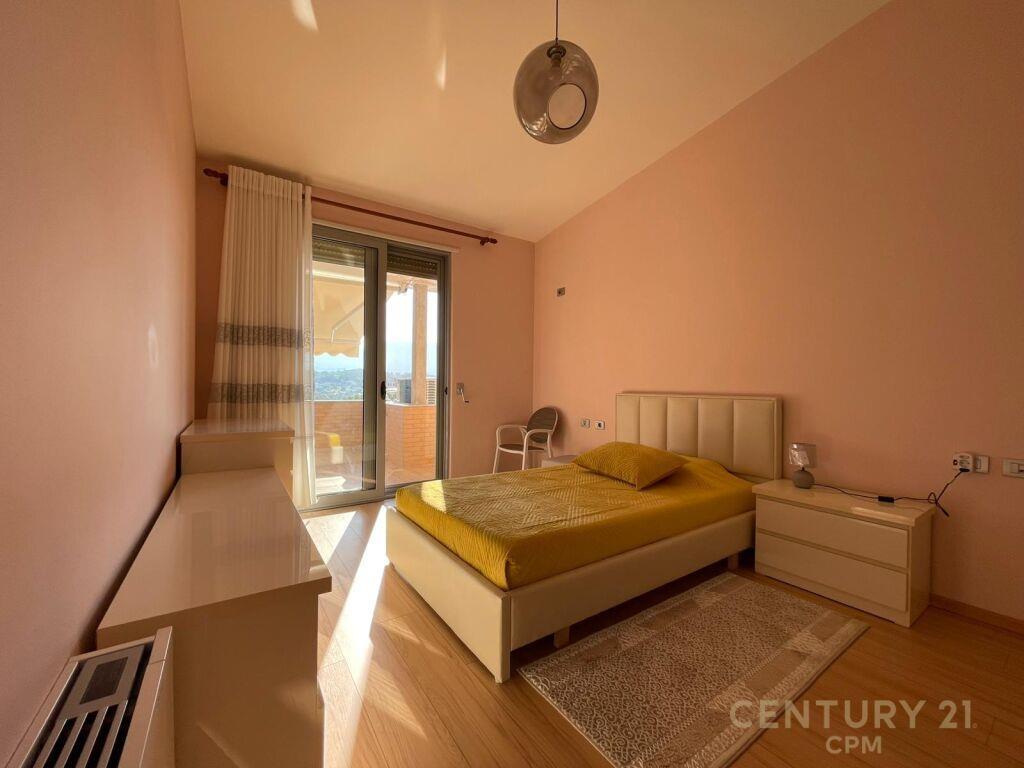 APARTAMENT 3+1+2 POSTE PARKIMI TEK LIQENI THATE !